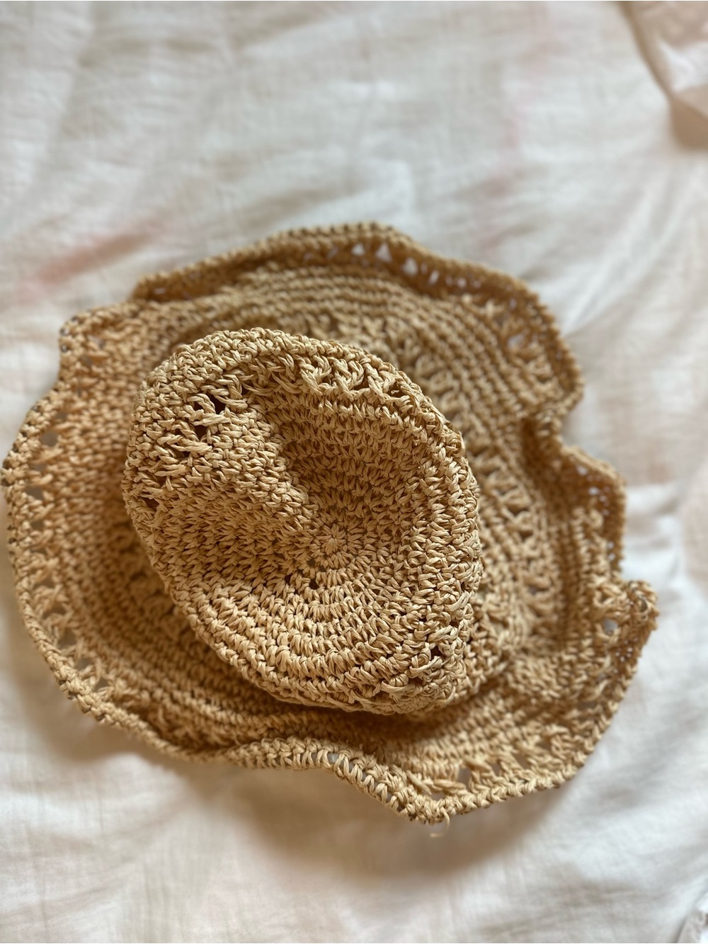 Vintage 90s Crochet Straw Bucket Hat Ruffle Wired Brim Sun Hat Boho FestivalBea - Picture 3 of 4